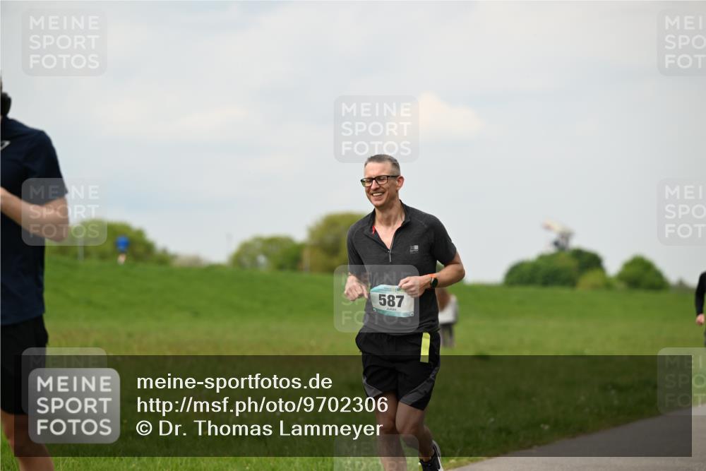 10.05.2026 - 8. Wedeler Halbmarathon Dr. Thomas Lammeyer http://msf.ph/oto/9702306 10.05.2026 11:46:54 Laufen 587 meine-sportfotos.de