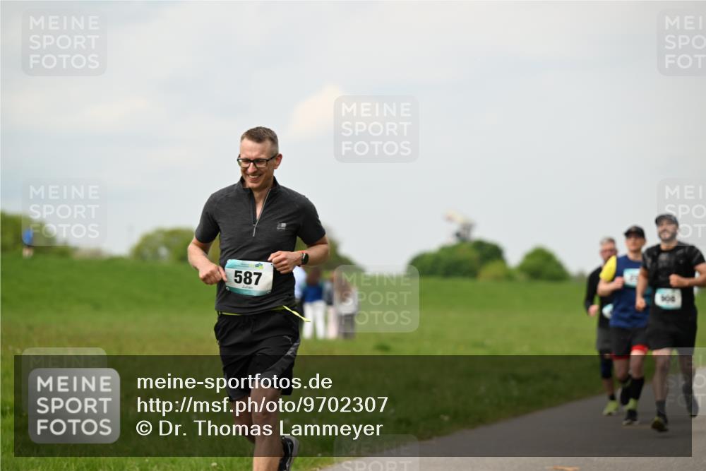 10.05.2026 - 8. Wedeler Halbmarathon Dr. Thomas Lammeyer http://msf.ph/oto/9702307 10.05.2026 11:46:54 Laufen 587, 508 meine-sportfotos.de