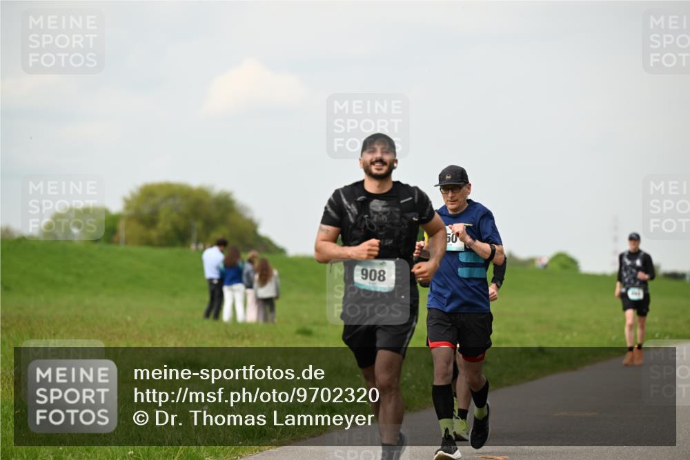 10.05.2026 - 8. Wedeler Halbmarathon Dr. Thomas Lammeyer http://msf.ph/oto/9702320 10.05.2026 11:46:57 Laufen 908 meine-sportfotos.de