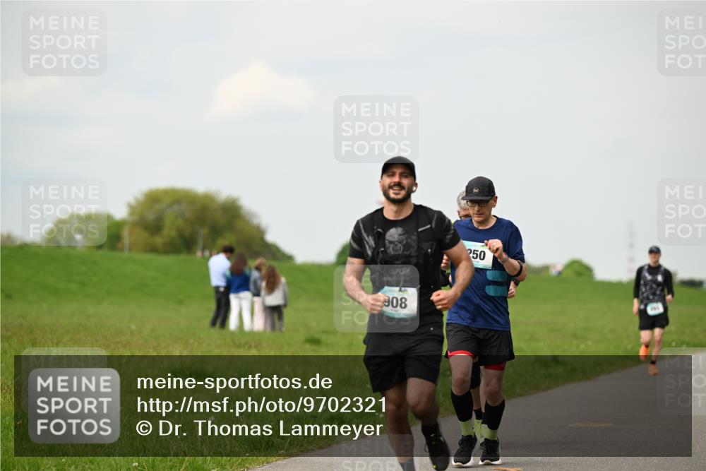 10.05.2026 - 8. Wedeler Halbmarathon Dr. Thomas Lammeyer http://msf.ph/oto/9702321 10.05.2026 11:46:57 Laufen 250, 908 meine-sportfotos.de