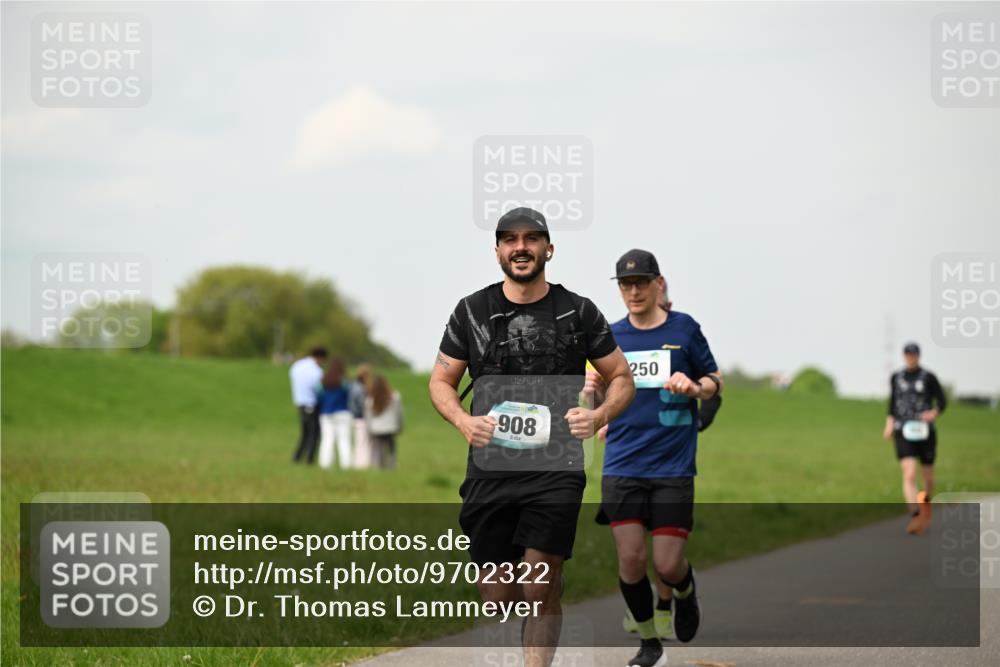 10.05.2026 - 8. Wedeler Halbmarathon Dr. Thomas Lammeyer http://msf.ph/oto/9702322 10.05.2026 11:46:57 Laufen 250, 908 meine-sportfotos.de