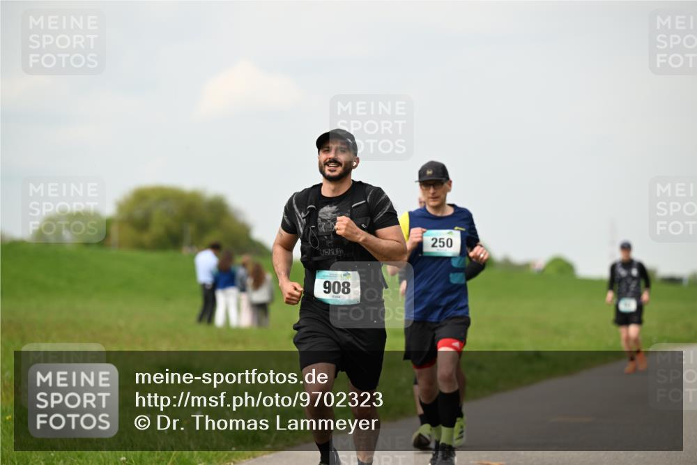 10.05.2026 - 8. Wedeler Halbmarathon Dr. Thomas Lammeyer http://msf.ph/oto/9702323 10.05.2026 11:46:57 Laufen 250, 908 meine-sportfotos.de