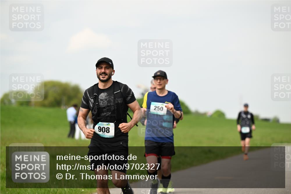 10.05.2026 - 8. Wedeler Halbmarathon Dr. Thomas Lammeyer http://msf.ph/oto/9702327 10.05.2026 11:46:57 Laufen 250, 908 meine-sportfotos.de