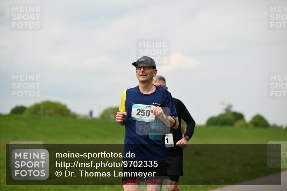 10.05.2026 - 8. Wedeler Halbmarathon Dr. Thomas Lammeyer http://msf.ph/oto/9702335 10.05.2026 11:47:00 Laufen 250 meine-sportfotos.de