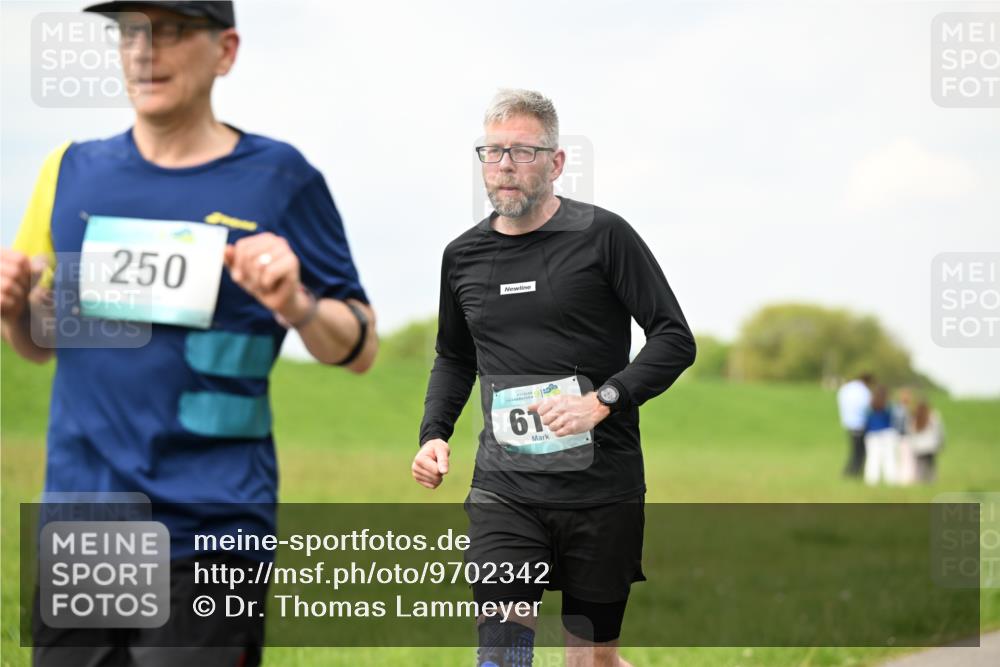 10.05.2026 - 8. Wedeler Halbmarathon Dr. Thomas Lammeyer http://msf.ph/oto/9702342 10.05.2026 11:47:01 Laufen 250 meine-sportfotos.de