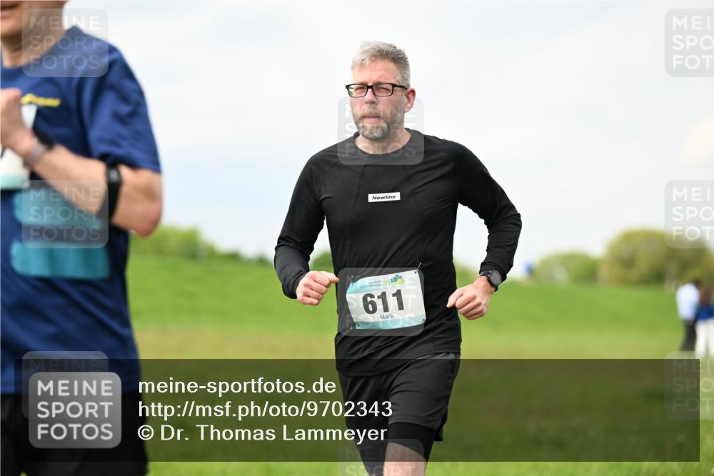 10.05.2026 - 8. Wedeler Halbmarathon Dr. Thomas Lammeyer http://msf.ph/oto/9702343 10.05.2026 11:47:01 Laufen 611 meine-sportfotos.de