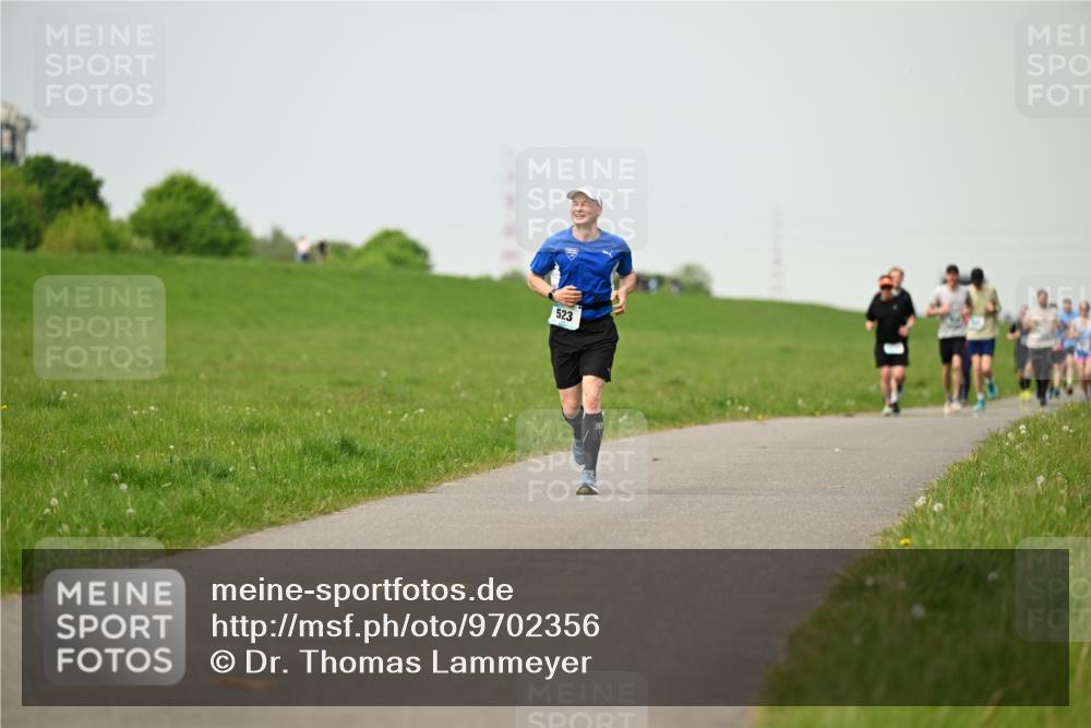 10.05.2026 - 8. Wedeler Halbmarathon Dr. Thomas Lammeyer http://msf.ph/oto/9702356 10.05.2026 11:47:08 Laufen 523 meine-sportfotos.de
