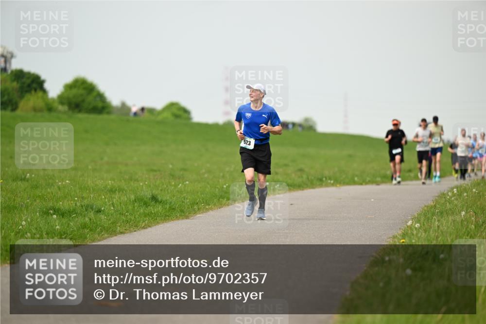 10.05.2026 - 8. Wedeler Halbmarathon Dr. Thomas Lammeyer http://msf.ph/oto/9702357 10.05.2026 11:47:08 Laufen 523 meine-sportfotos.de
