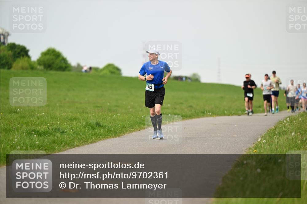 10.05.2026 - 8. Wedeler Halbmarathon Dr. Thomas Lammeyer http://msf.ph/oto/9702361 10.05.2026 11:47:08 Laufen 523 meine-sportfotos.de