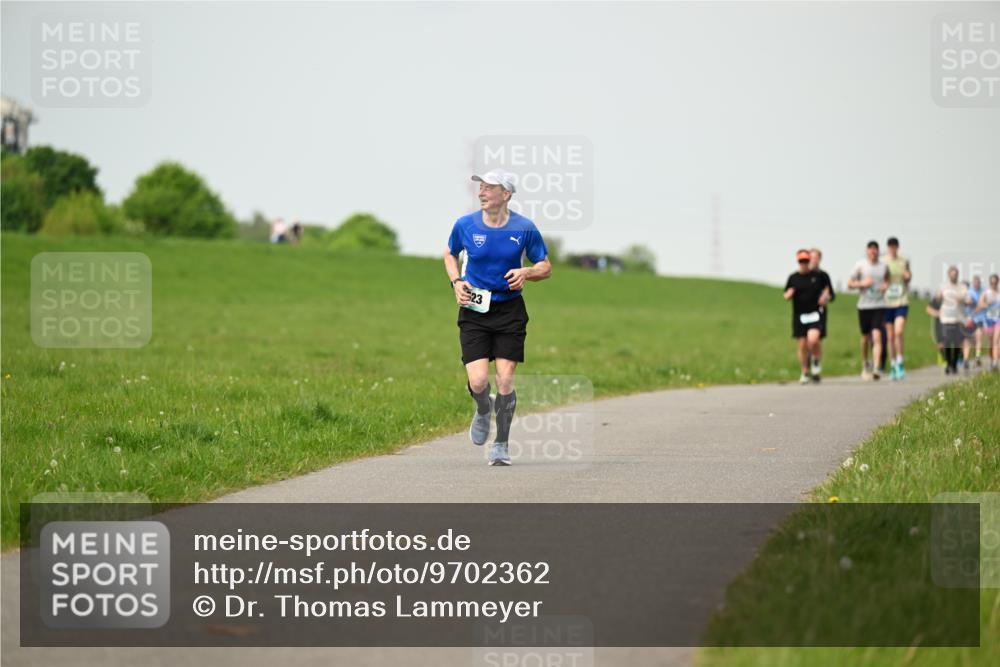 10.05.2026 - 8. Wedeler Halbmarathon Dr. Thomas Lammeyer http://msf.ph/oto/9702362 10.05.2026 11:47:08 Laufen 523 meine-sportfotos.de
