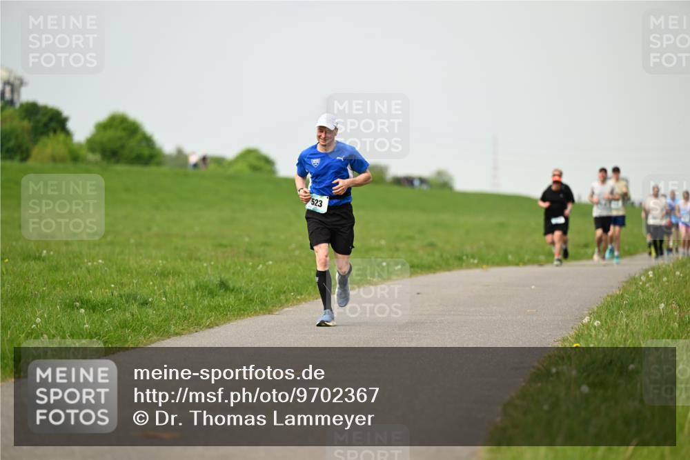 10.05.2026 - 8. Wedeler Halbmarathon Dr. Thomas Lammeyer http://msf.ph/oto/9702367 10.05.2026 11:47:09 Laufen 523 meine-sportfotos.de