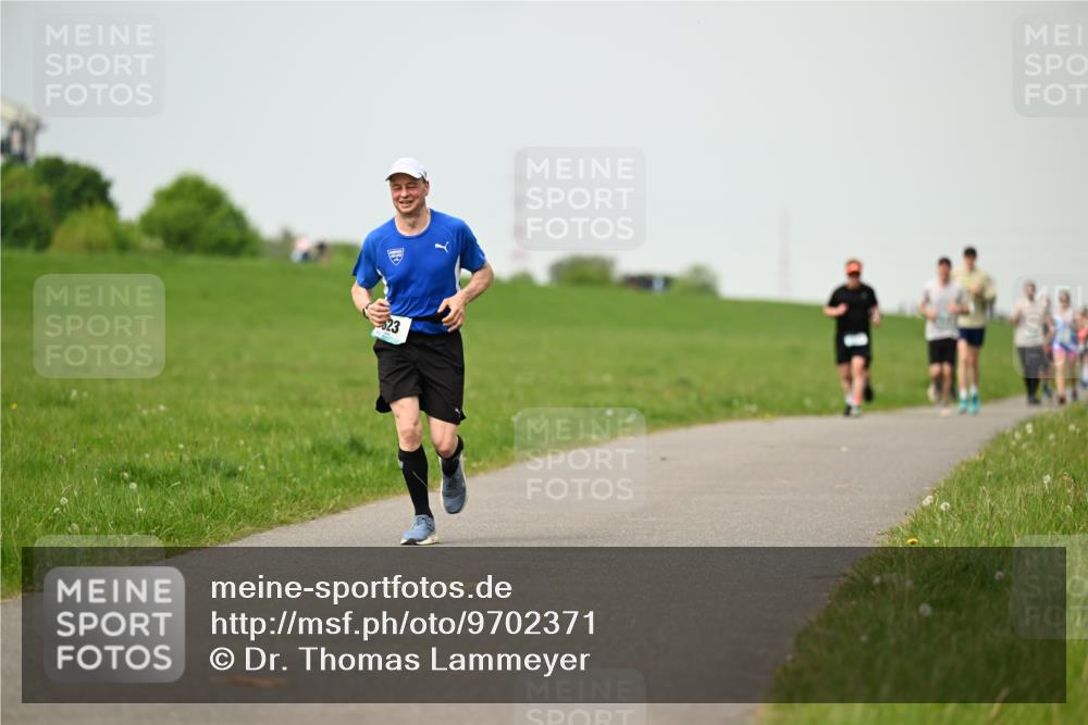 10.05.2026 - 8. Wedeler Halbmarathon Dr. Thomas Lammeyer http://msf.ph/oto/9702371 10.05.2026 11:47:10 Laufen  meine-sportfotos.de