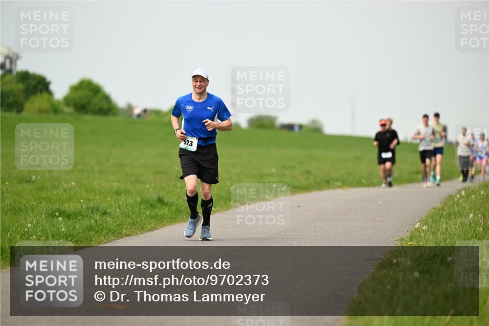 10.05.2026 - 8. Wedeler Halbmarathon Dr. Thomas Lammeyer http://msf.ph/oto/9702373 10.05.2026 11:47:10 Laufen 523 meine-sportfotos.de