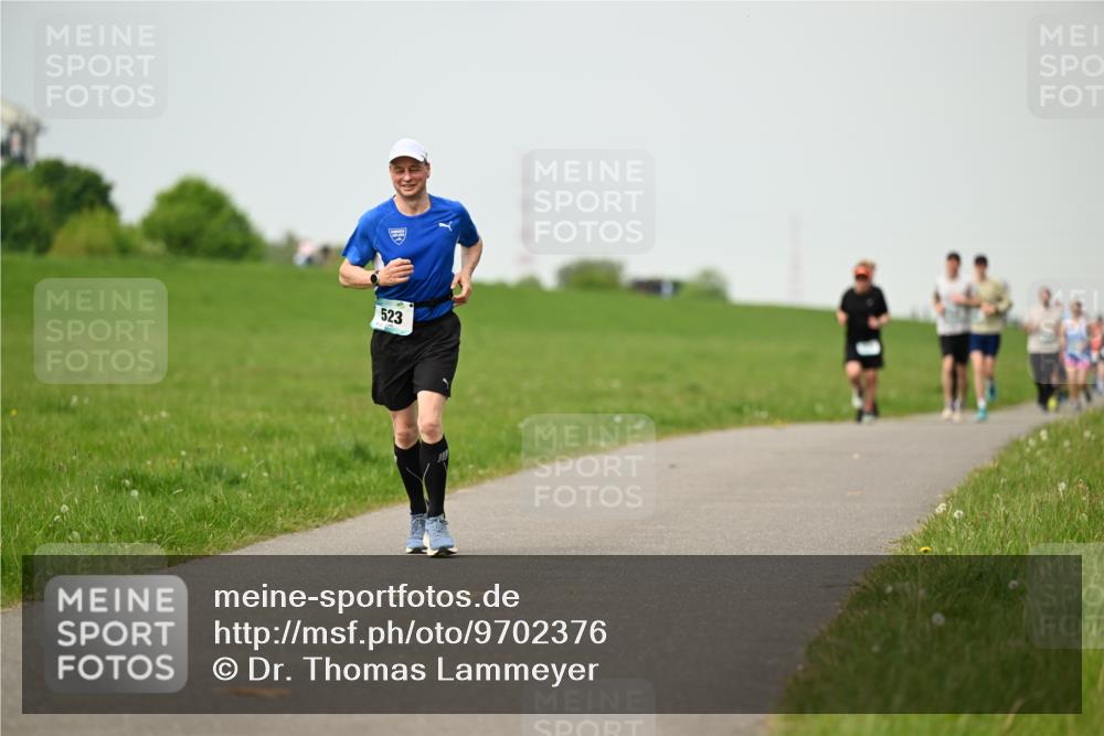 10.05.2026 - 8. Wedeler Halbmarathon Dr. Thomas Lammeyer http://msf.ph/oto/9702376 10.05.2026 11:47:10 Laufen 523 meine-sportfotos.de