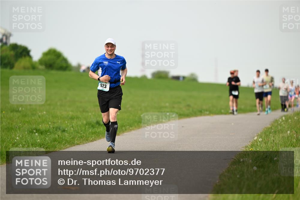 10.05.2026 - 8. Wedeler Halbmarathon Dr. Thomas Lammeyer http://msf.ph/oto/9702377 10.05.2026 11:47:10 Laufen 523 meine-sportfotos.de