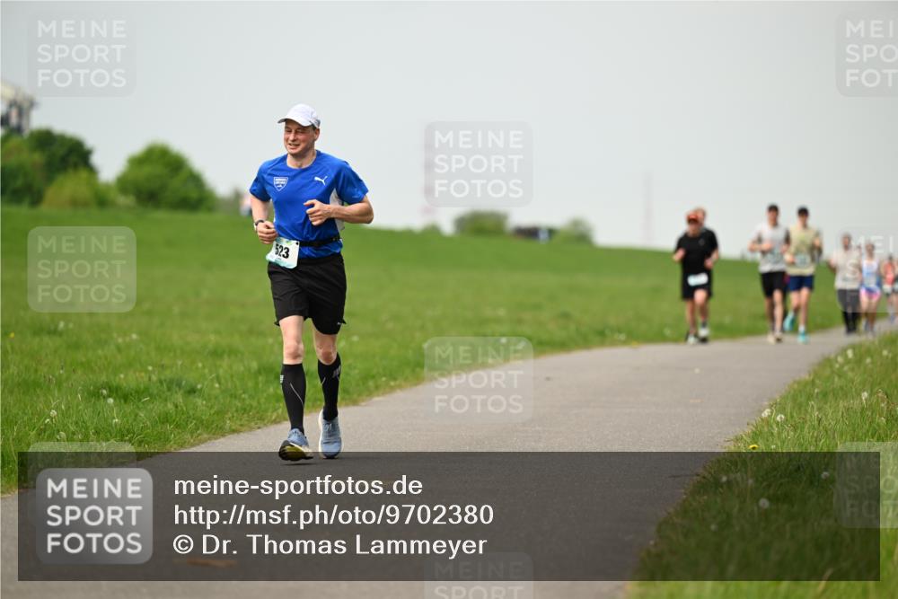 10.05.2026 - 8. Wedeler Halbmarathon Dr. Thomas Lammeyer http://msf.ph/oto/9702380 10.05.2026 11:47:11 Laufen 523 meine-sportfotos.de