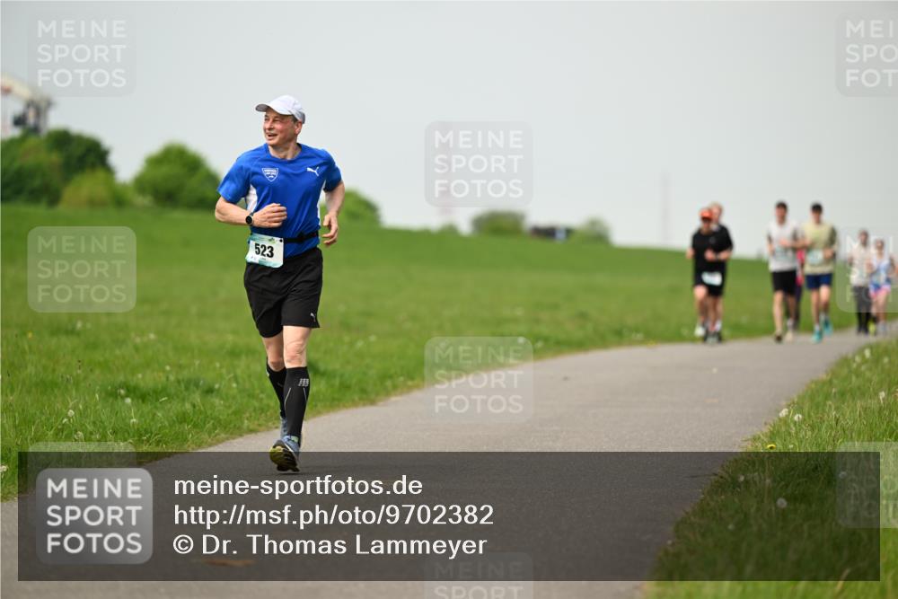 10.05.2026 - 8. Wedeler Halbmarathon Dr. Thomas Lammeyer http://msf.ph/oto/9702382 10.05.2026 11:47:11 Laufen 523 meine-sportfotos.de