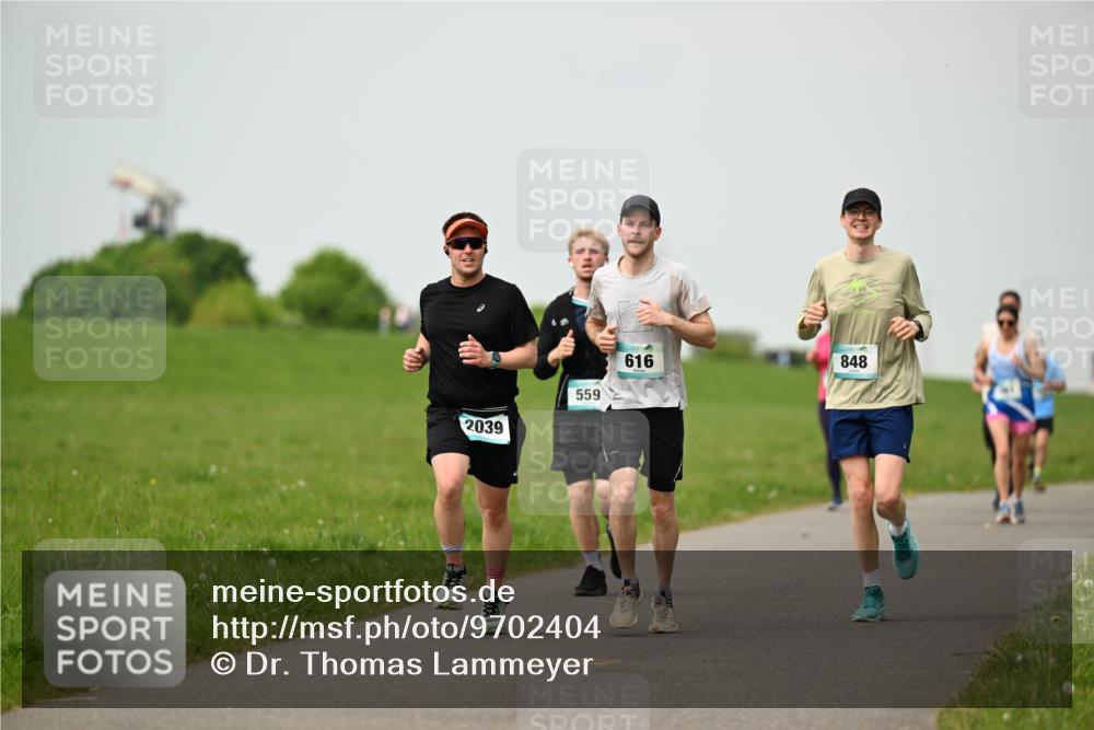 10.05.2026 - 8. Wedeler Halbmarathon Dr. Thomas Lammeyer http://msf.ph/oto/9702404 10.05.2026 11:47:24 Laufen 2039, 559, 616, 848 meine-sportfotos.de