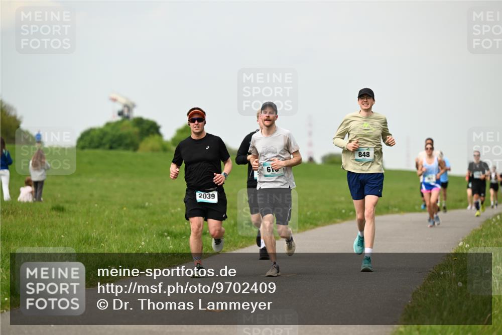 10.05.2026 - 8. Wedeler Halbmarathon Dr. Thomas Lammeyer http://msf.ph/oto/9702409 10.05.2026 11:47:25 Laufen 2039, 848 meine-sportfotos.de