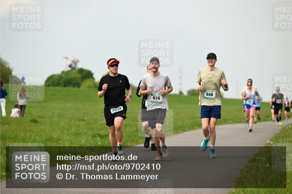 10.05.2026 - 8. Wedeler Halbmarathon Dr. Thomas Lammeyer http://msf.ph/oto/9702410 10.05.2026 11:47:25 Laufen 2039, 616, 848 meine-sportfotos.de