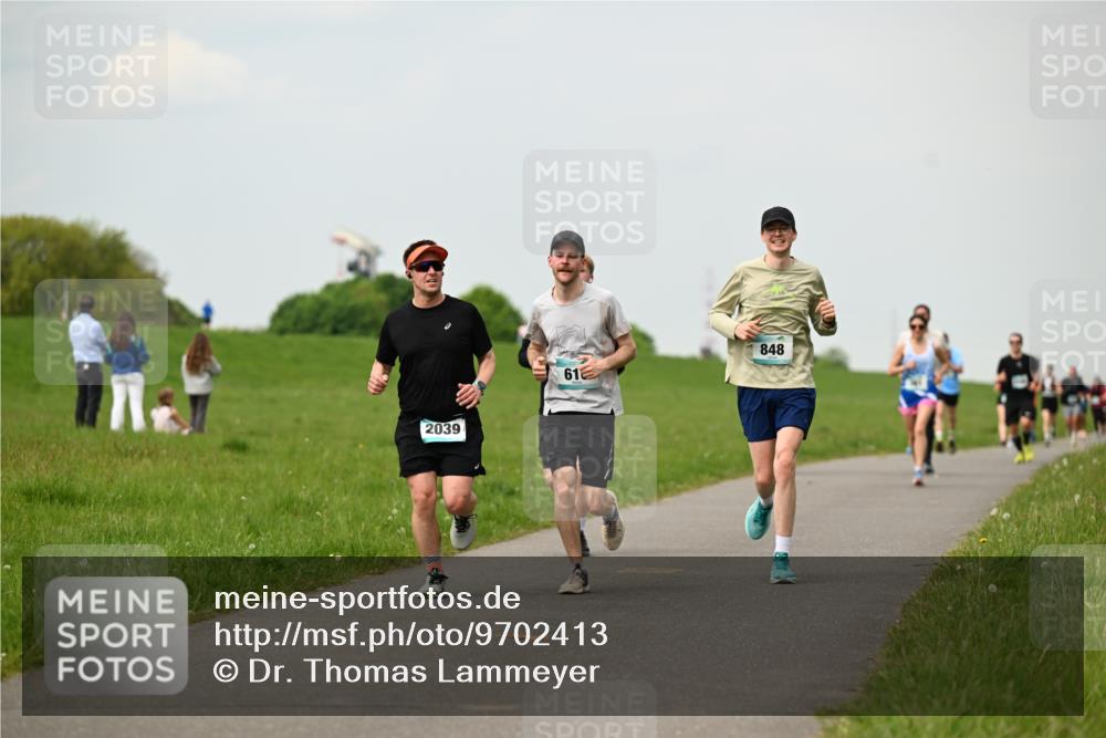 10.05.2026 - 8. Wedeler Halbmarathon Dr. Thomas Lammeyer http://msf.ph/oto/9702413 10.05.2026 11:47:25 Laufen 2039, 848 meine-sportfotos.de