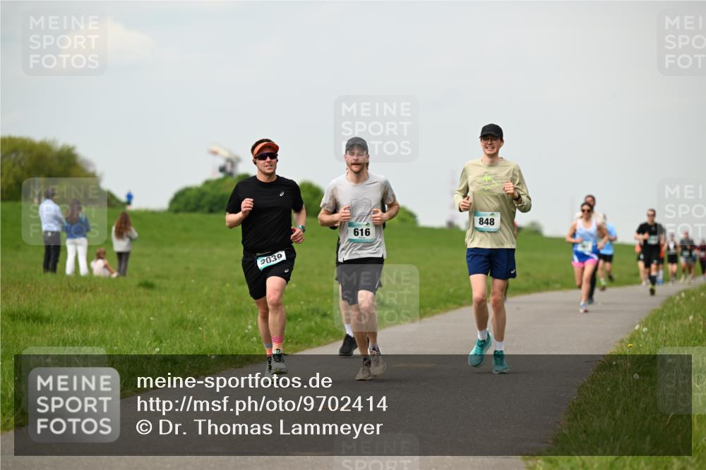 10.05.2026 - 8. Wedeler Halbmarathon Dr. Thomas Lammeyer http://msf.ph/oto/9702414 10.05.2026 11:47:26 Laufen 2039, 616, 848 meine-sportfotos.de
