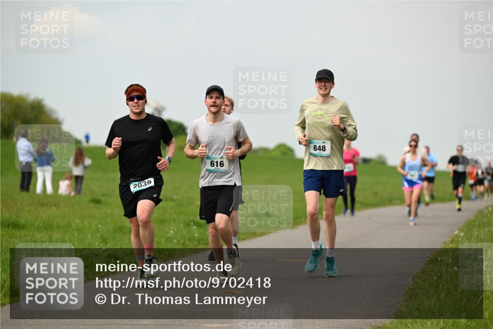 10.05.2026 - 8. Wedeler Halbmarathon Dr. Thomas Lammeyer http://msf.ph/oto/9702418 10.05.2026 11:47:26 Laufen 616, 2039, 848 meine-sportfotos.de