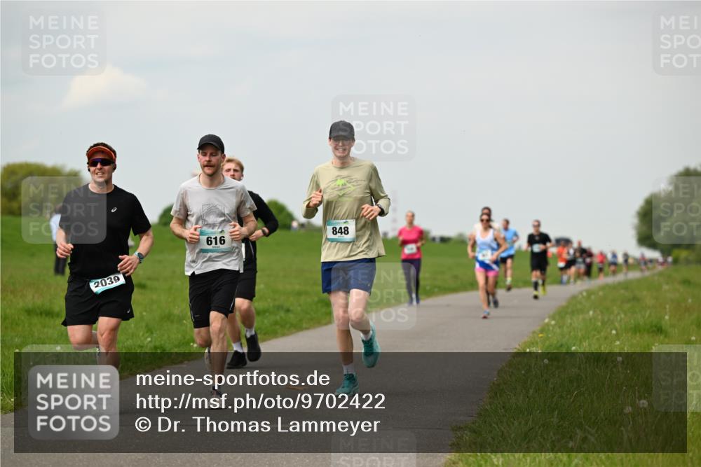 10.05.2026 - 8. Wedeler Halbmarathon Dr. Thomas Lammeyer http://msf.ph/oto/9702422 10.05.2026 11:47:27 Laufen 616, 848, 2039 meine-sportfotos.de