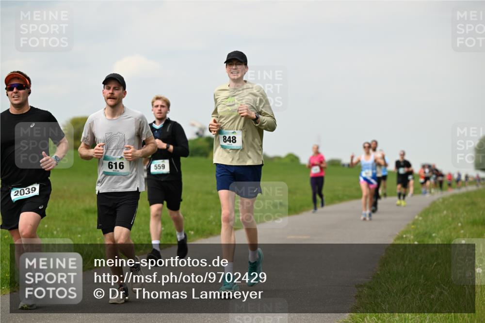 10.05.2026 - 8. Wedeler Halbmarathon Dr. Thomas Lammeyer http://msf.ph/oto/9702429 10.05.2026 11:47:28 Laufen 2039, 616, 559, 848 meine-sportfotos.de
