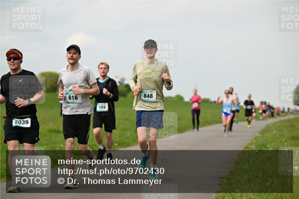 10.05.2026 - 8. Wedeler Halbmarathon Dr. Thomas Lammeyer http://msf.ph/oto/9702430 10.05.2026 11:47:28 Laufen 2039, 616, 559, 848 meine-sportfotos.de
