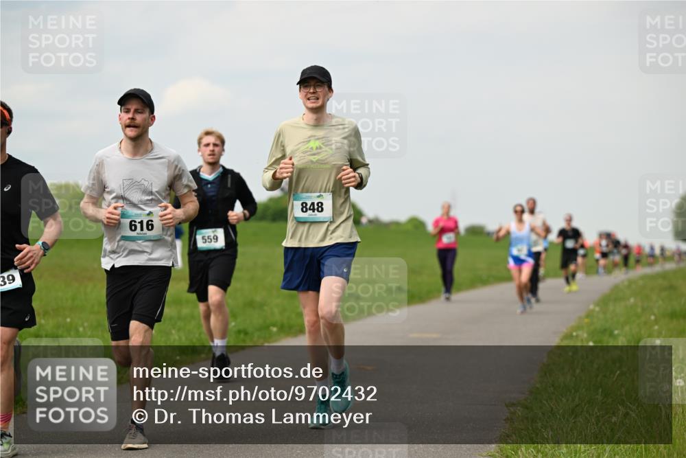 10.05.2026 - 8. Wedeler Halbmarathon Dr. Thomas Lammeyer http://msf.ph/oto/9702432 10.05.2026 11:47:29 Laufen 616, 559, 848 meine-sportfotos.de