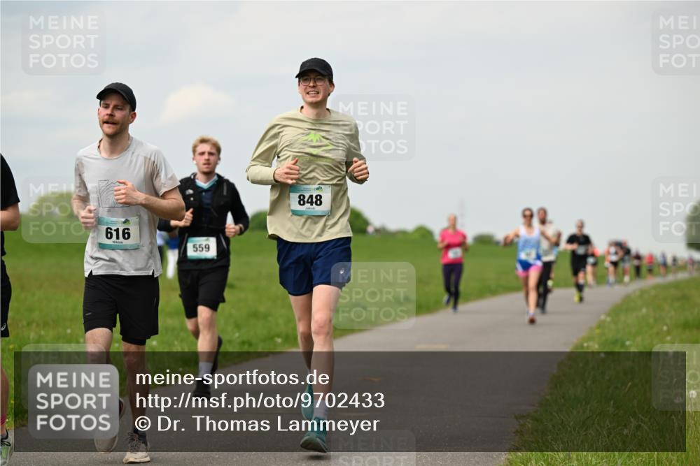 10.05.2026 - 8. Wedeler Halbmarathon Dr. Thomas Lammeyer http://msf.ph/oto/9702433 10.05.2026 11:47:29 Laufen 616, 559, 848 meine-sportfotos.de