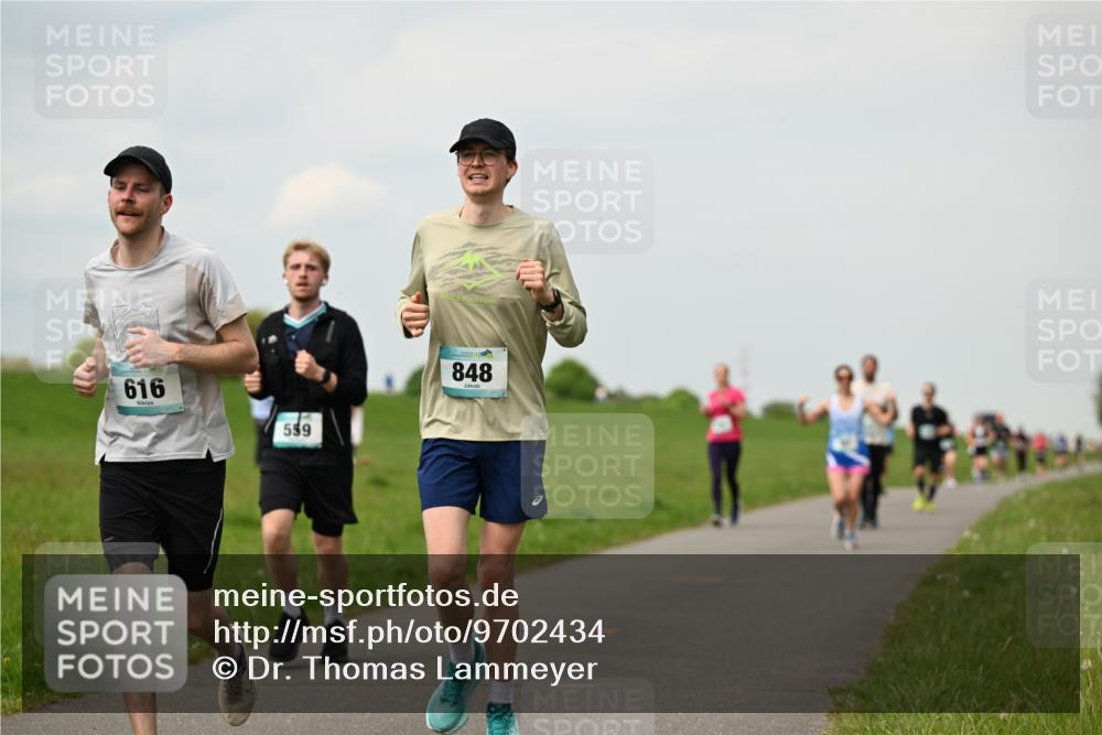10.05.2026 - 8. Wedeler Halbmarathon Dr. Thomas Lammeyer http://msf.ph/oto/9702434 10.05.2026 11:47:29 Laufen 616, 559, 848 meine-sportfotos.de