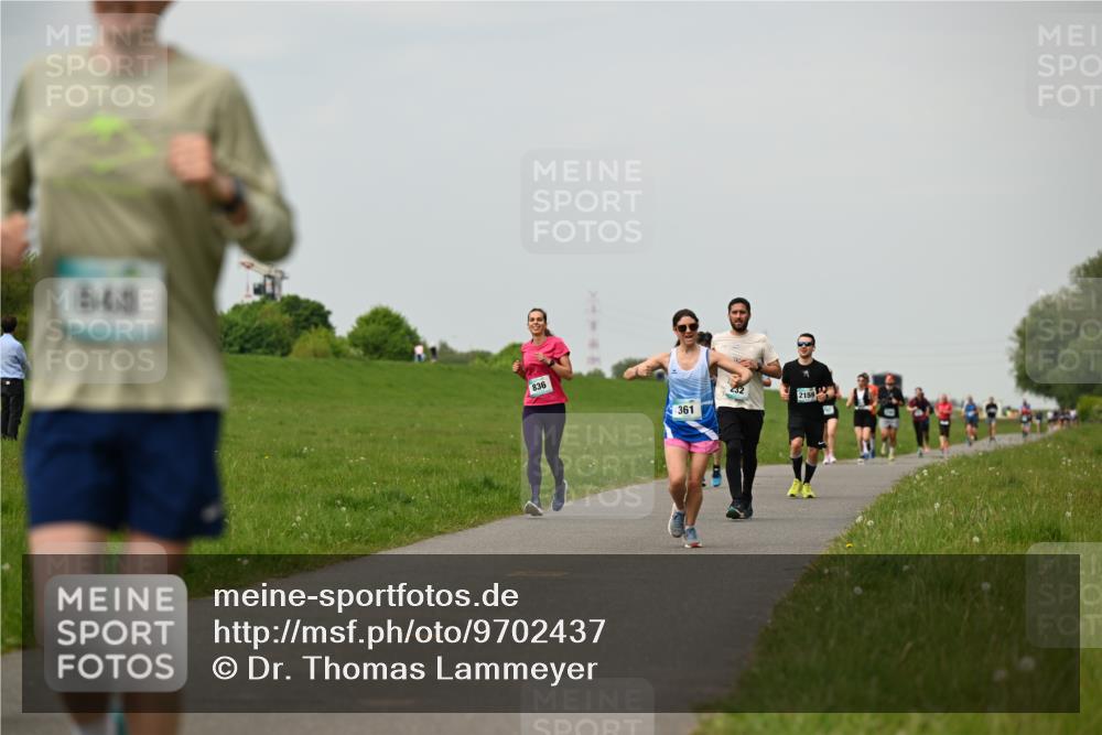 10.05.2026 - 8. Wedeler Halbmarathon Dr. Thomas Lammeyer http://msf.ph/oto/9702437 10.05.2026 11:47:30 Laufen 648, 836, 232, 2159, 361 meine-sportfotos.de