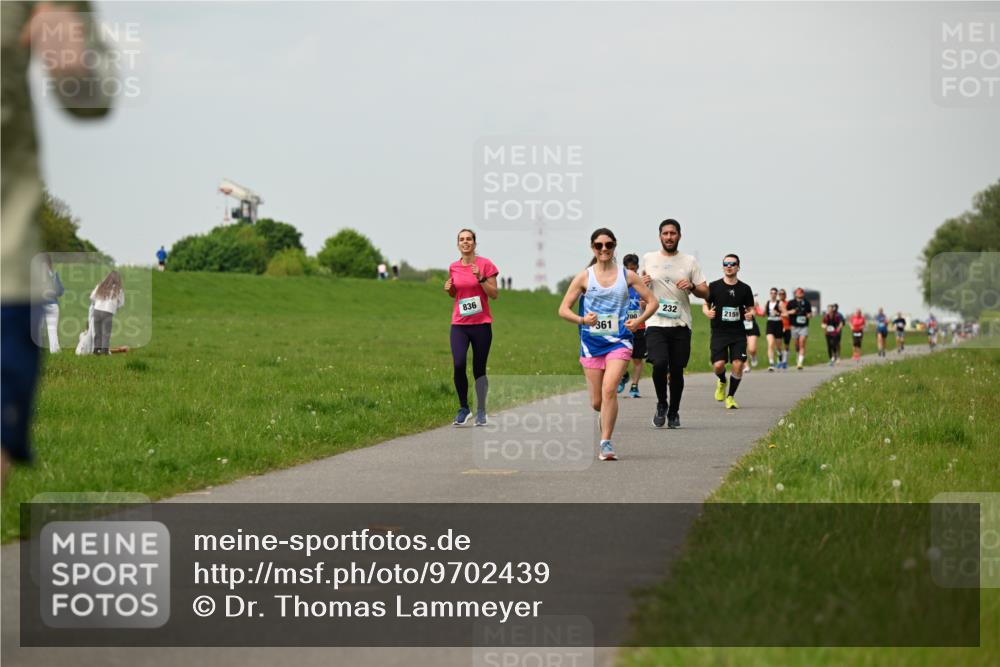 10.05.2026 - 8. Wedeler Halbmarathon Dr. Thomas Lammeyer http://msf.ph/oto/9702439 10.05.2026 11:47:30 Laufen  meine-sportfotos.de