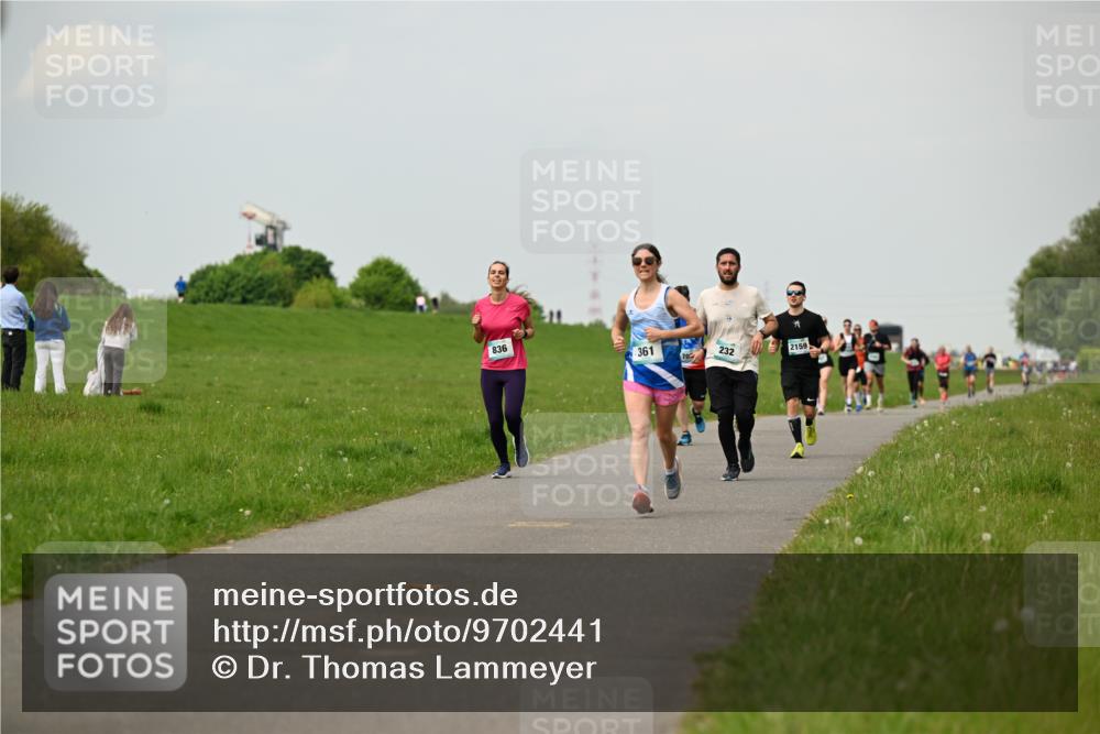 10.05.2026 - 8. Wedeler Halbmarathon Dr. Thomas Lammeyer http://msf.ph/oto/9702441 10.05.2026 11:47:31 Laufen 836, 361, 232, 2159 meine-sportfotos.de