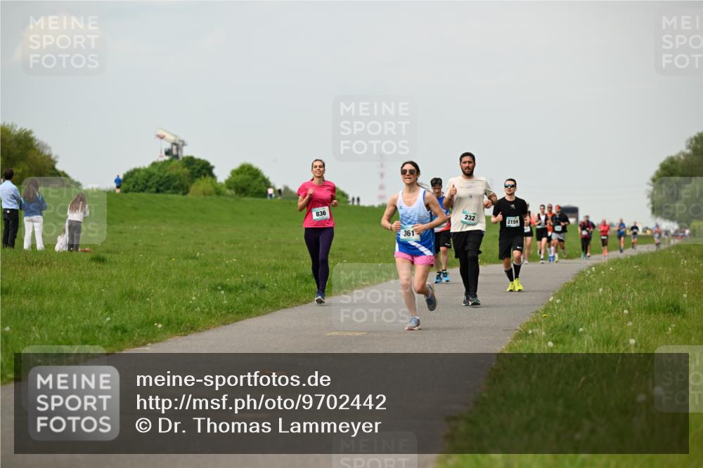 10.05.2026 - 8. Wedeler Halbmarathon Dr. Thomas Lammeyer http://msf.ph/oto/9702442 10.05.2026 11:47:31 Laufen  meine-sportfotos.de