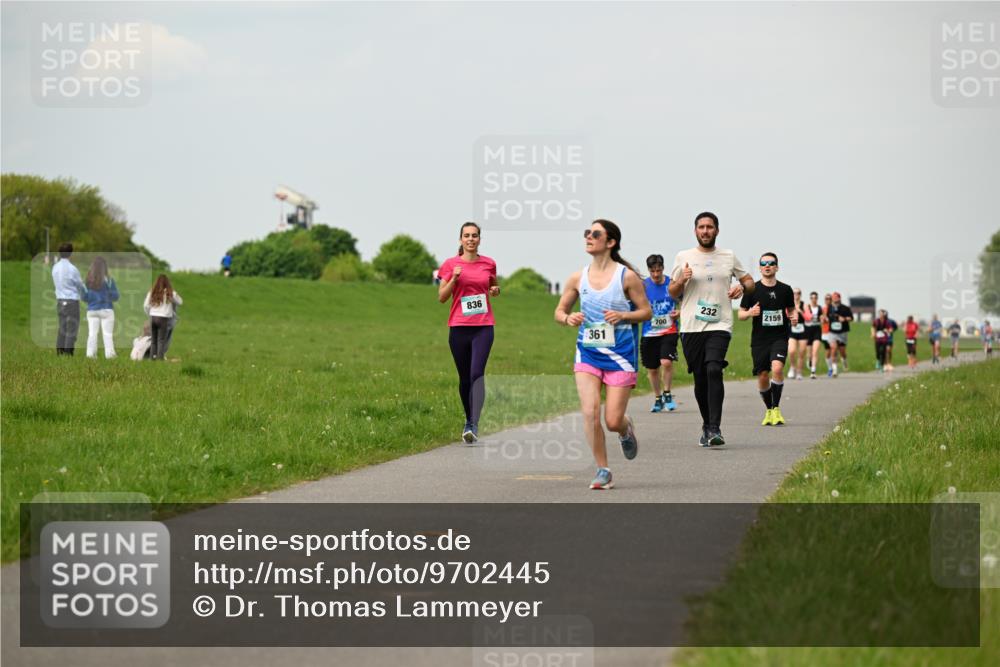 10.05.2026 - 8. Wedeler Halbmarathon Dr. Thomas Lammeyer http://msf.ph/oto/9702445 10.05.2026 11:47:31 Laufen  meine-sportfotos.de