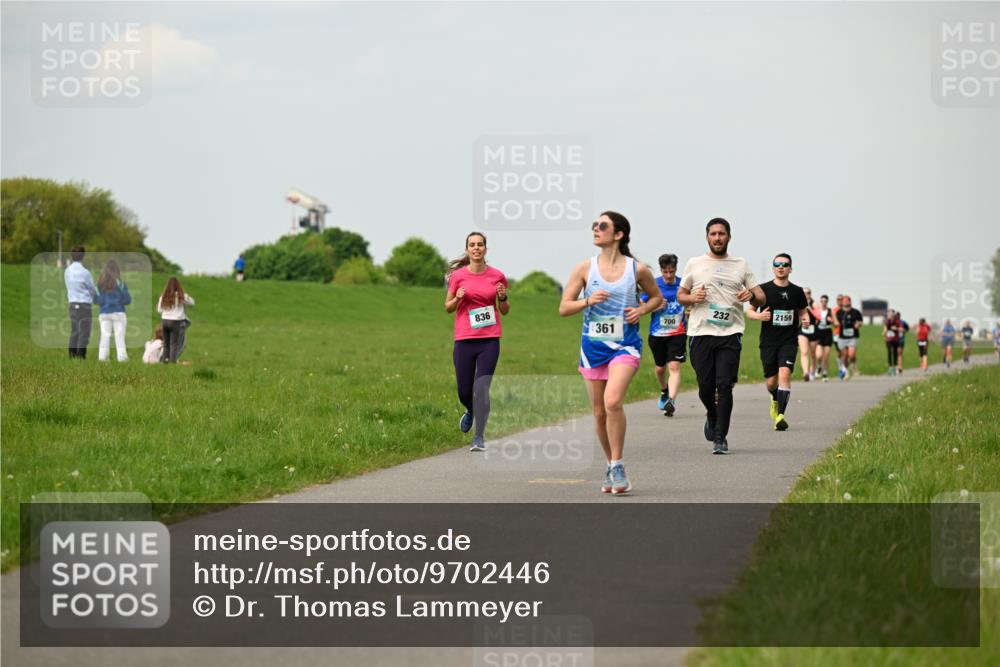 10.05.2026 - 8. Wedeler Halbmarathon Dr. Thomas Lammeyer http://msf.ph/oto/9702446 10.05.2026 11:47:32 Laufen 836, 361, 700, 232, 2159 meine-sportfotos.de