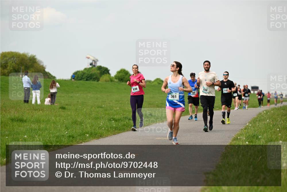 10.05.2026 - 8. Wedeler Halbmarathon Dr. Thomas Lammeyer http://msf.ph/oto/9702448 10.05.2026 11:47:32 Laufen 836, 361, 700, 232, 215 meine-sportfotos.de