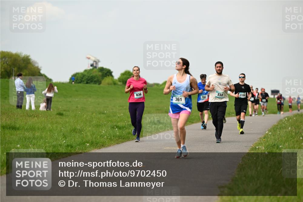 10.05.2026 - 8. Wedeler Halbmarathon Dr. Thomas Lammeyer http://msf.ph/oto/9702450 10.05.2026 11:47:32 Laufen 836, 361, 700, 232, 2159 meine-sportfotos.de