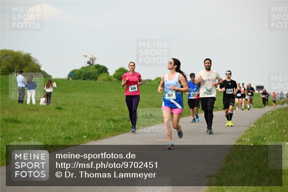 10.05.2026 - 8. Wedeler Halbmarathon Dr. Thomas Lammeyer http://msf.ph/oto/9702451 10.05.2026 11:47:32 Laufen 836, 232, 2159, 361, 700 meine-sportfotos.de
