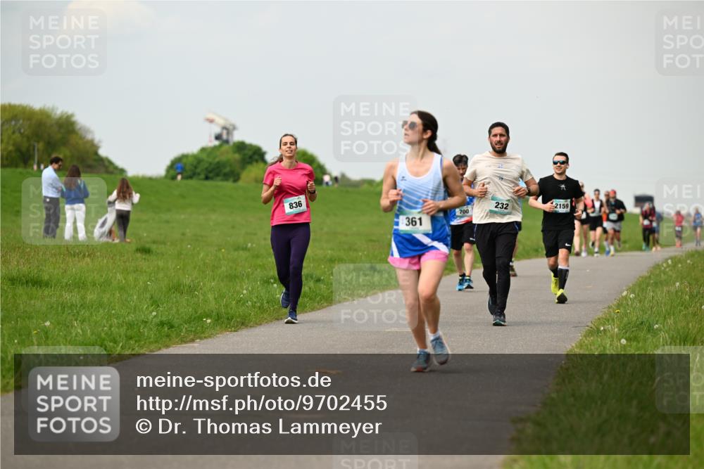 10.05.2026 - 8. Wedeler Halbmarathon Dr. Thomas Lammeyer http://msf.ph/oto/9702455 10.05.2026 11:47:33 Laufen 836, 232, 700, 2159, 361 meine-sportfotos.de