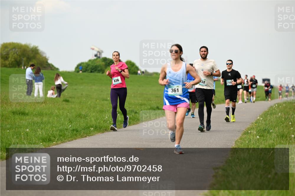 10.05.2026 - 8. Wedeler Halbmarathon Dr. Thomas Lammeyer http://msf.ph/oto/9702458 10.05.2026 11:47:33 Laufen 836, 361, 232, 215 meine-sportfotos.de
