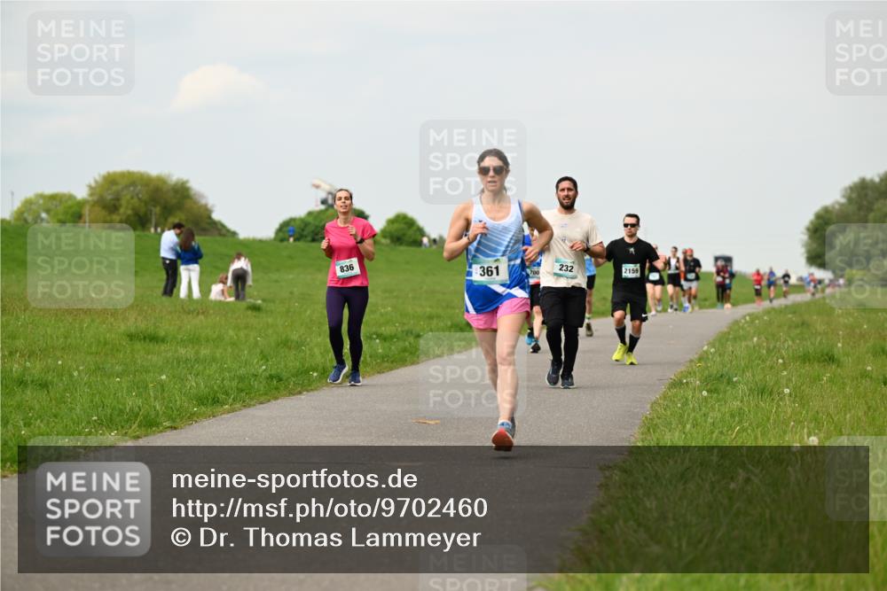 10.05.2026 - 8. Wedeler Halbmarathon Dr. Thomas Lammeyer http://msf.ph/oto/9702460 10.05.2026 11:47:34 Laufen 836, 361, 700, 232, 2159 meine-sportfotos.de