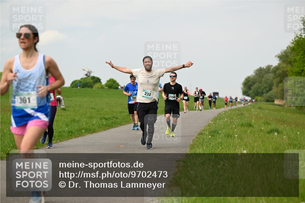 10.05.2026 - 8. Wedeler Halbmarathon Dr. Thomas Lammeyer http://msf.ph/oto/9702473 10.05.2026 11:47:36 Laufen 361, 700, 232, 2159 meine-sportfotos.de