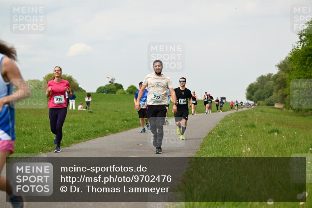 10.05.2026 - 8. Wedeler Halbmarathon Dr. Thomas Lammeyer http://msf.ph/oto/9702476 10.05.2026 11:47:36 Laufen 836, 700, 232, 2159 meine-sportfotos.de
