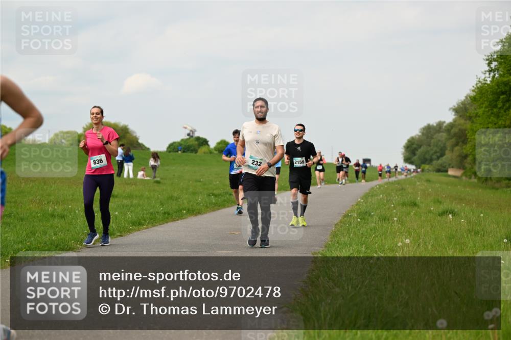 10.05.2026 - 8. Wedeler Halbmarathon Dr. Thomas Lammeyer http://msf.ph/oto/9702478 10.05.2026 11:47:36 Laufen 836, 232, 2159 meine-sportfotos.de