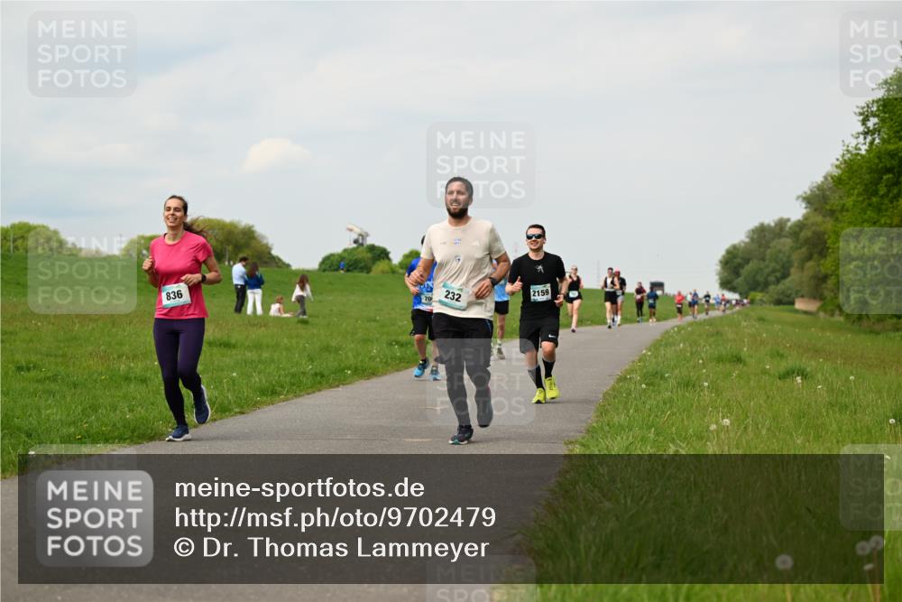10.05.2026 - 8. Wedeler Halbmarathon Dr. Thomas Lammeyer http://msf.ph/oto/9702479 10.05.2026 11:47:37 Laufen 836, 232, 2159 meine-sportfotos.de