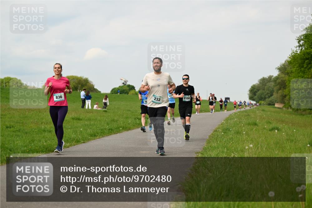 10.05.2026 - 8. Wedeler Halbmarathon Dr. Thomas Lammeyer http://msf.ph/oto/9702480 10.05.2026 11:47:37 Laufen 836, 232, 2159 meine-sportfotos.de